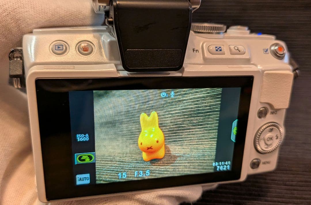 【美品】OLYMPUS オリンパス E-PL6 ホワイト ショット数416