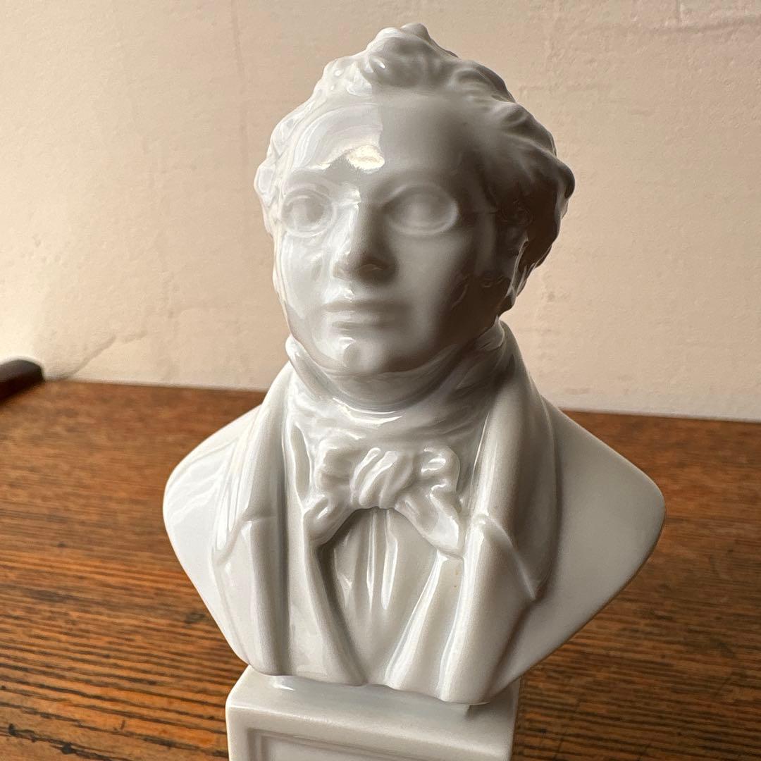 AUGARTEN アウガルテン オーストリア シューベルト フィギュリン 陶器製