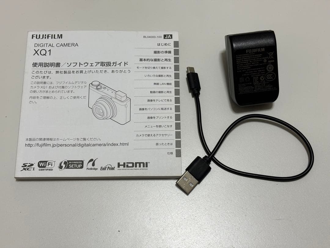 Fujifilm XQ1 高級コンパクトデジタルカメラ