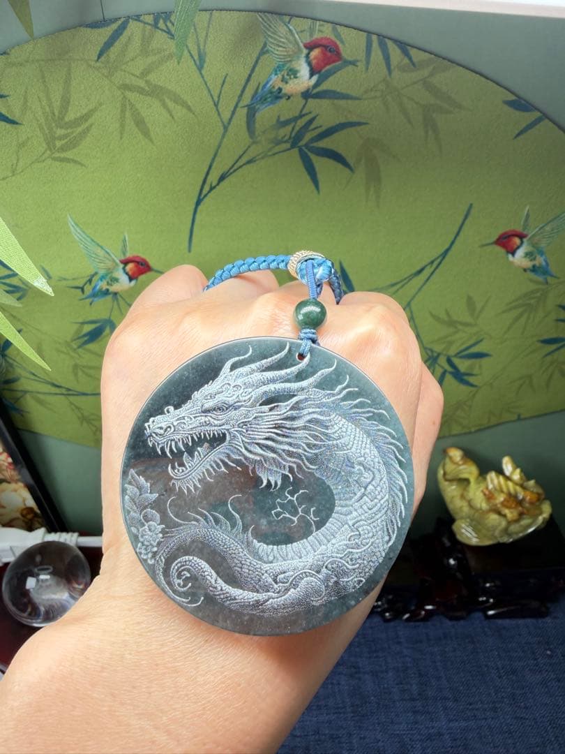 新年お祝い第2弾⭐️天然A貨翡翠　新年開運‼️影彫飛天龍神様&普賢菩薩様　鑑定書付き