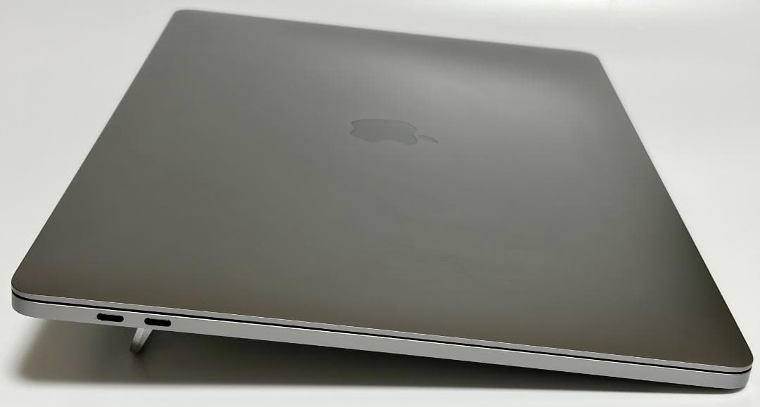 【美品】MacBook Pro 15インチ 2018 、16G、256G　日本語