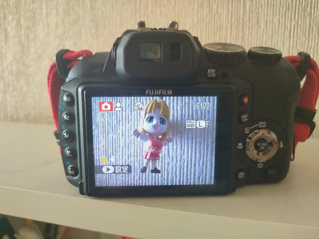 デジタルカメラ FUJI finePix HS10