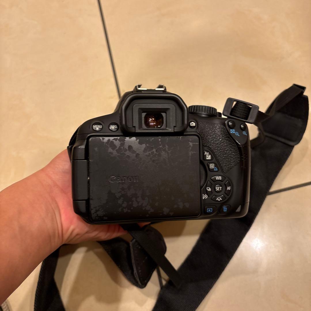 O*様 と*料様 Canon EOS 2000D デジタル一眼レフカメラ