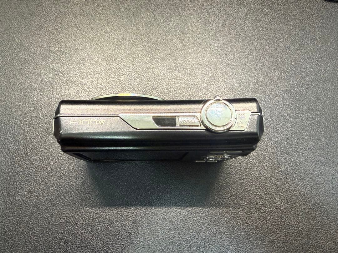 Fujifilm FinePix F100fd コンパクトデジタルカメラ