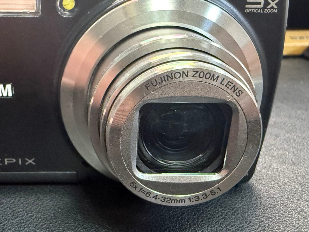 Fujifilm FinePix F100fd コンパクトデジタルカメラ