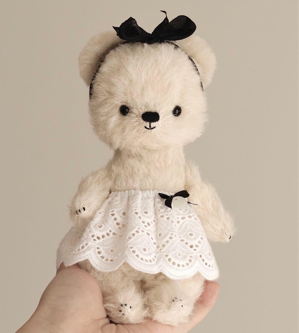 優雅な妹しろくまちゃん アーティストベア 海外作家様 ハンドメイド テディベア