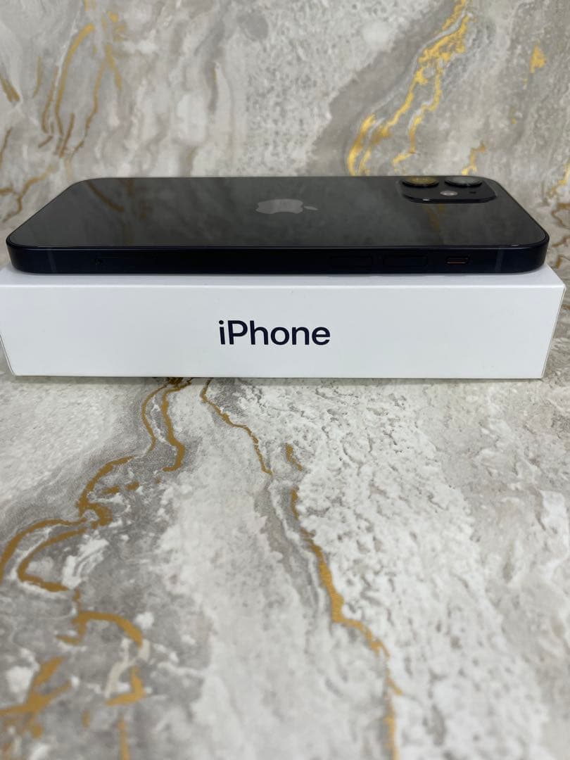 【美品】iPhone 12 64GB