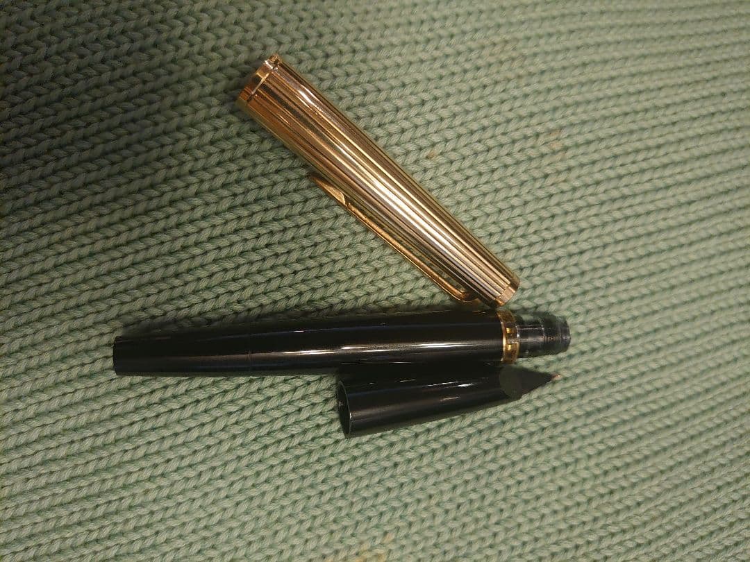 Montblanc 万年筆 黒 ゴールド 装飾 モンブラン ロゴ