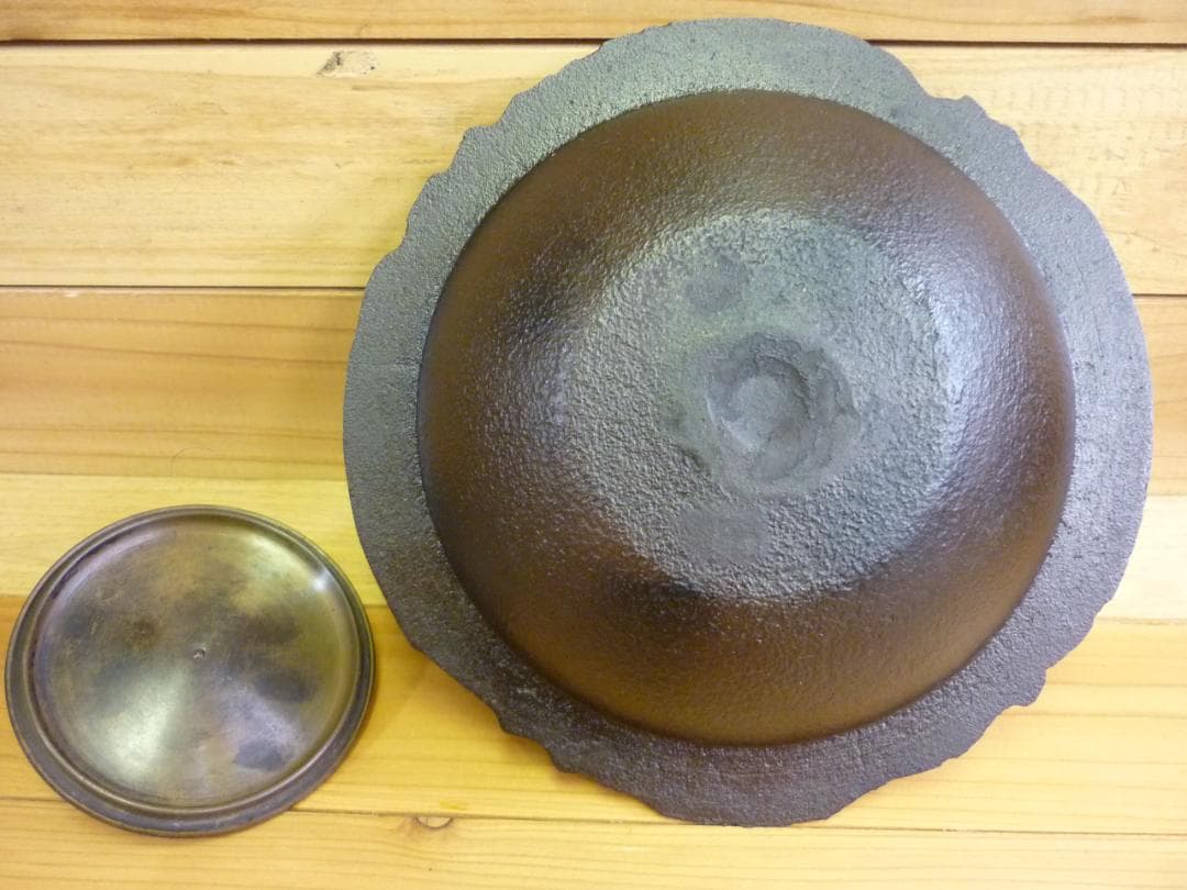 中古 透木釜 桜川地紋 鋳物鉄 平羽付釜 梅摘 茶道具 茶道 鉄分補給 サビ錆