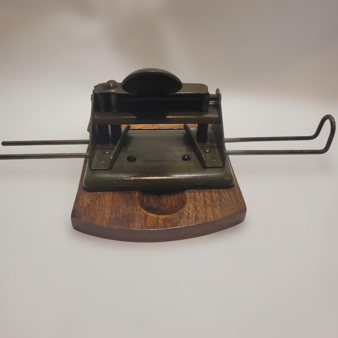 良品英国イギリスヴィンテージアンティーク two-hole puncher 実働