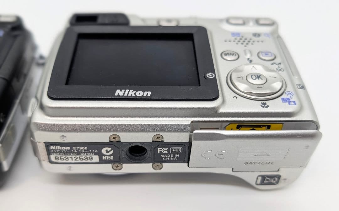 Nikon COOLPIX デジタルカメラ 2台 動作品 バッテリー 訳あり