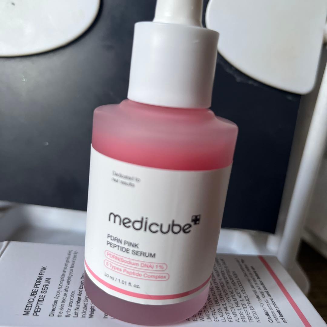 medicube 美顔器と未開封美容液のセット