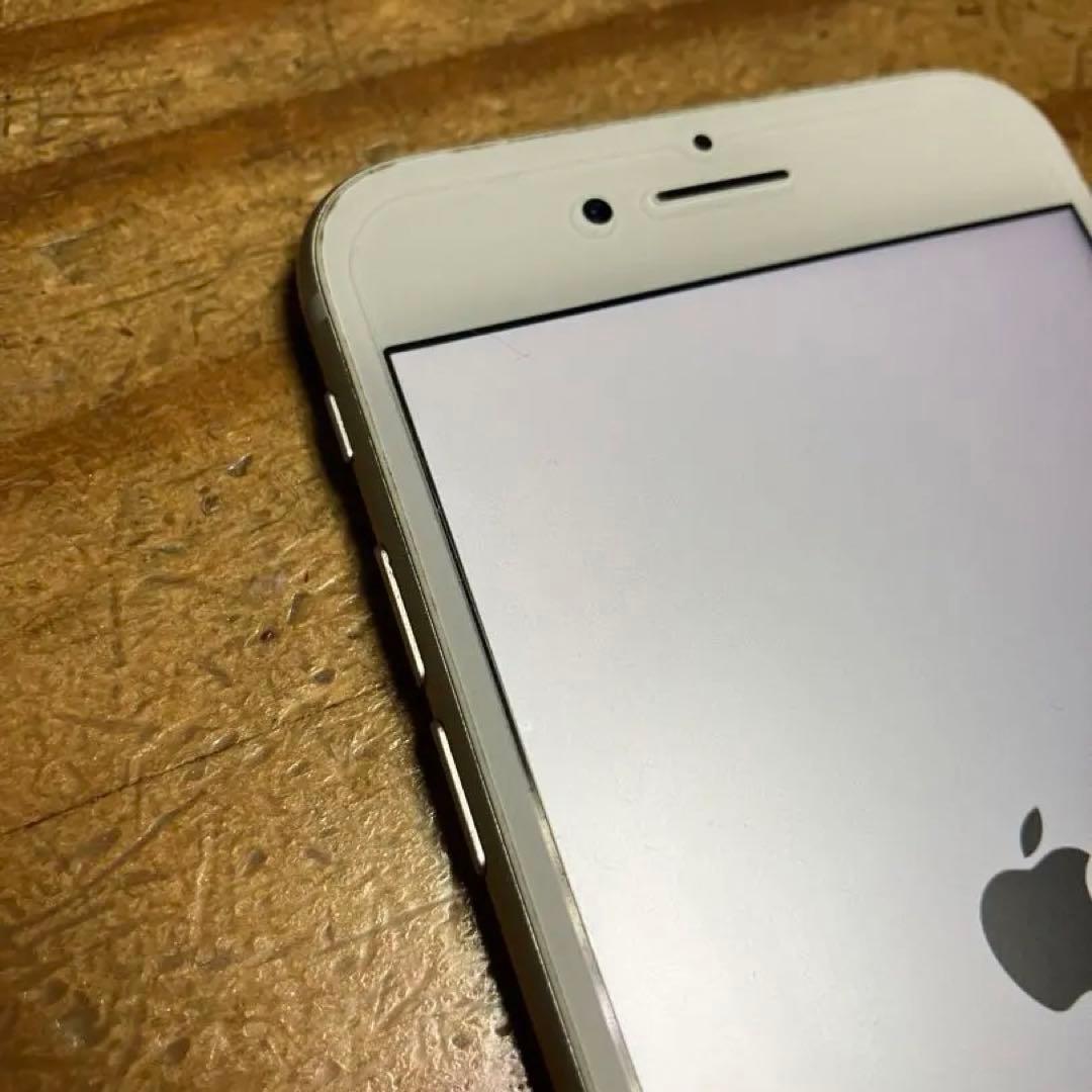 iPhone 8 Silver 64 GB SIMフリー バッテリー81%