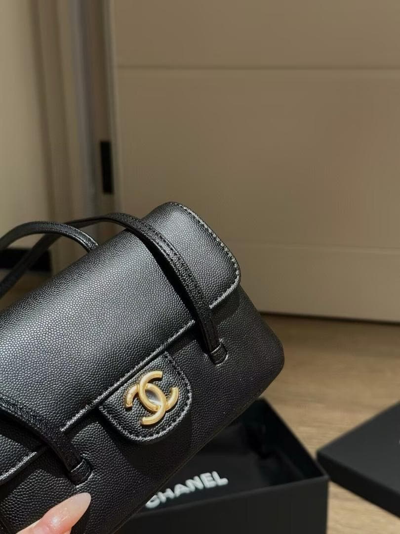 値下げ！ ストラップ chanel クラッチバッグ jennie 26P