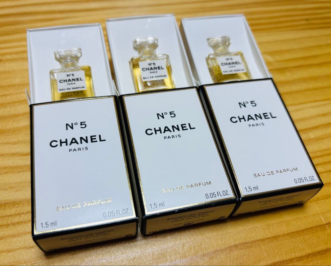 CHANEL N°5 香水 サンプル　缶バッジ　チャーム　ノベルティ　セット