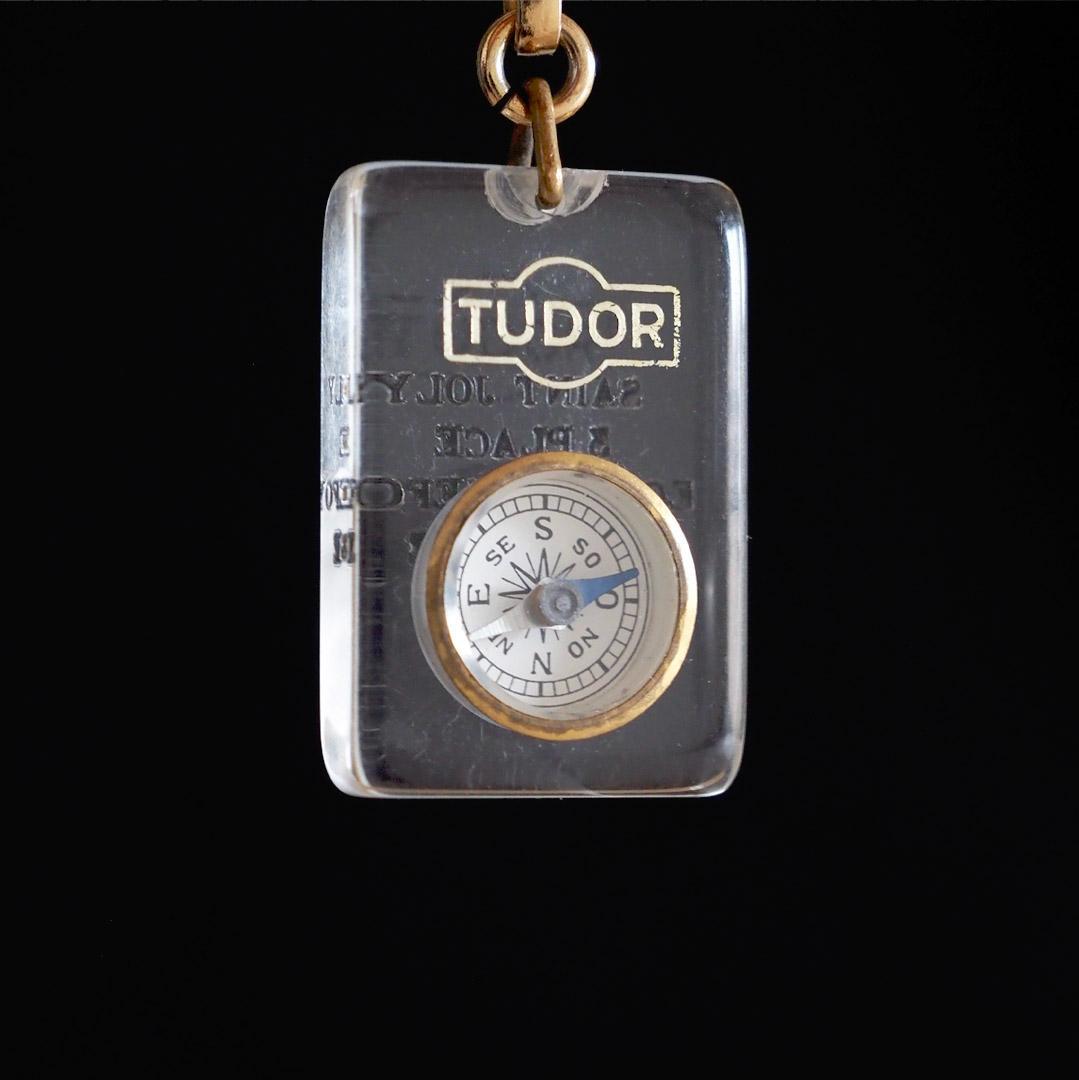 ブルボンキーホルダー「TUDOR 」方位磁石