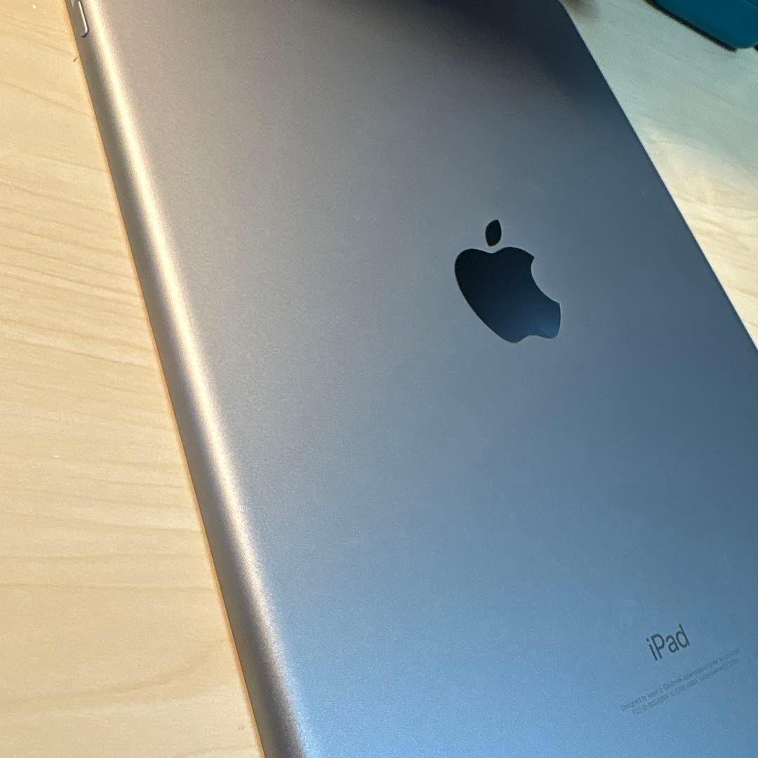 iPad (第6世代) Wi-Fi : A1893 スペースグレイ