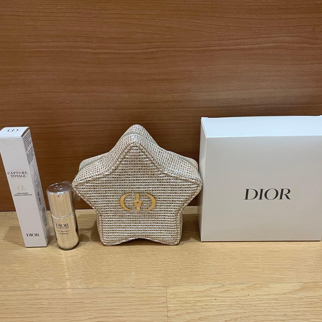 Dior カプチュール トータル ヒアルショット ホリデー