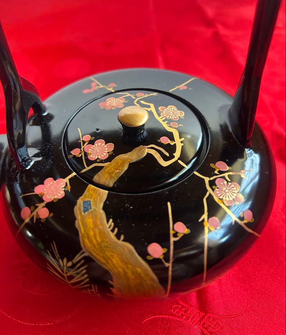 【未使用】屠蘇器 四つ揃 本松クリ足 金泥 螺鈿 松竹梅 金銀蒔絵 骨董 箱入