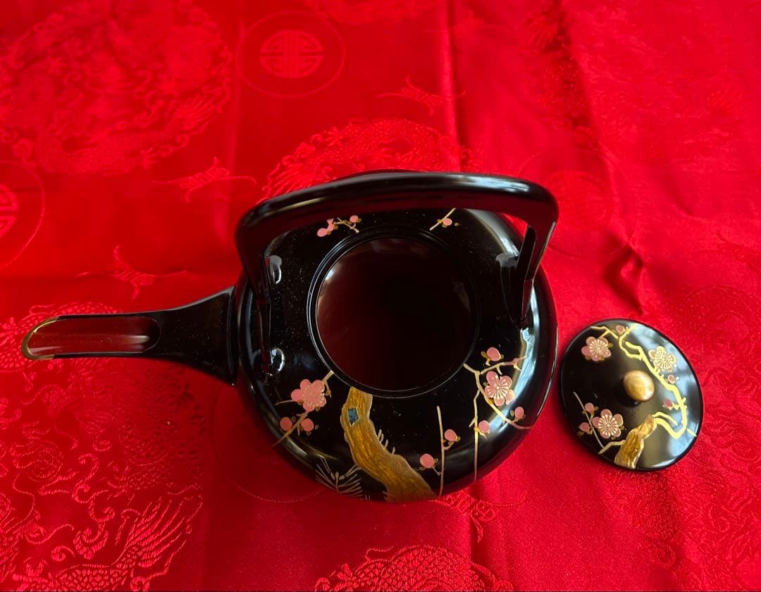 【未使用】屠蘇器 四つ揃 本松クリ足 金泥 螺鈿 松竹梅 金銀蒔絵 骨董 箱入