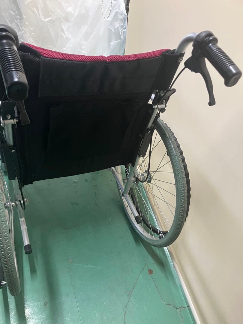 大阪引取限定商品 Care-Tec 自走用車椅子 赤/黒