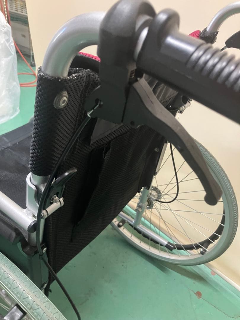 大阪引取限定商品 Care-Tec 自走用車椅子 赤/黒