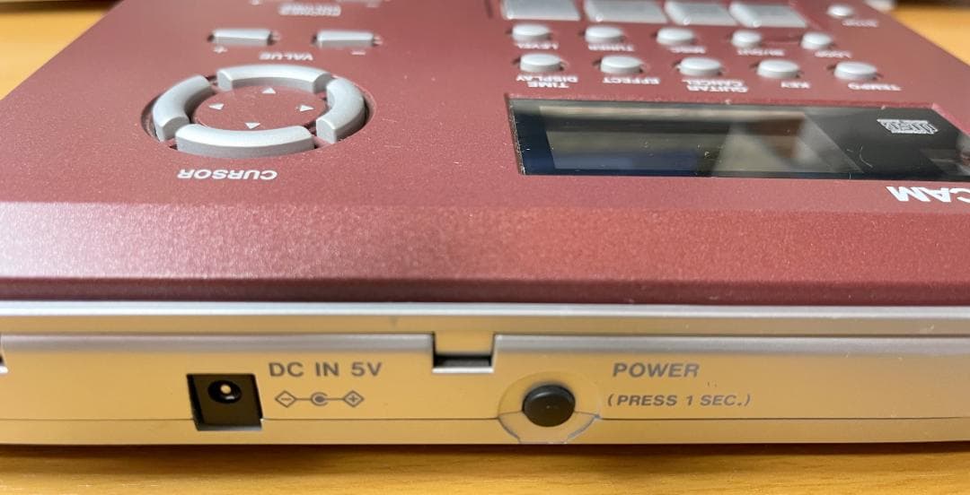 TASCAM CD-GT2 ポータブルCDギタートレーナー