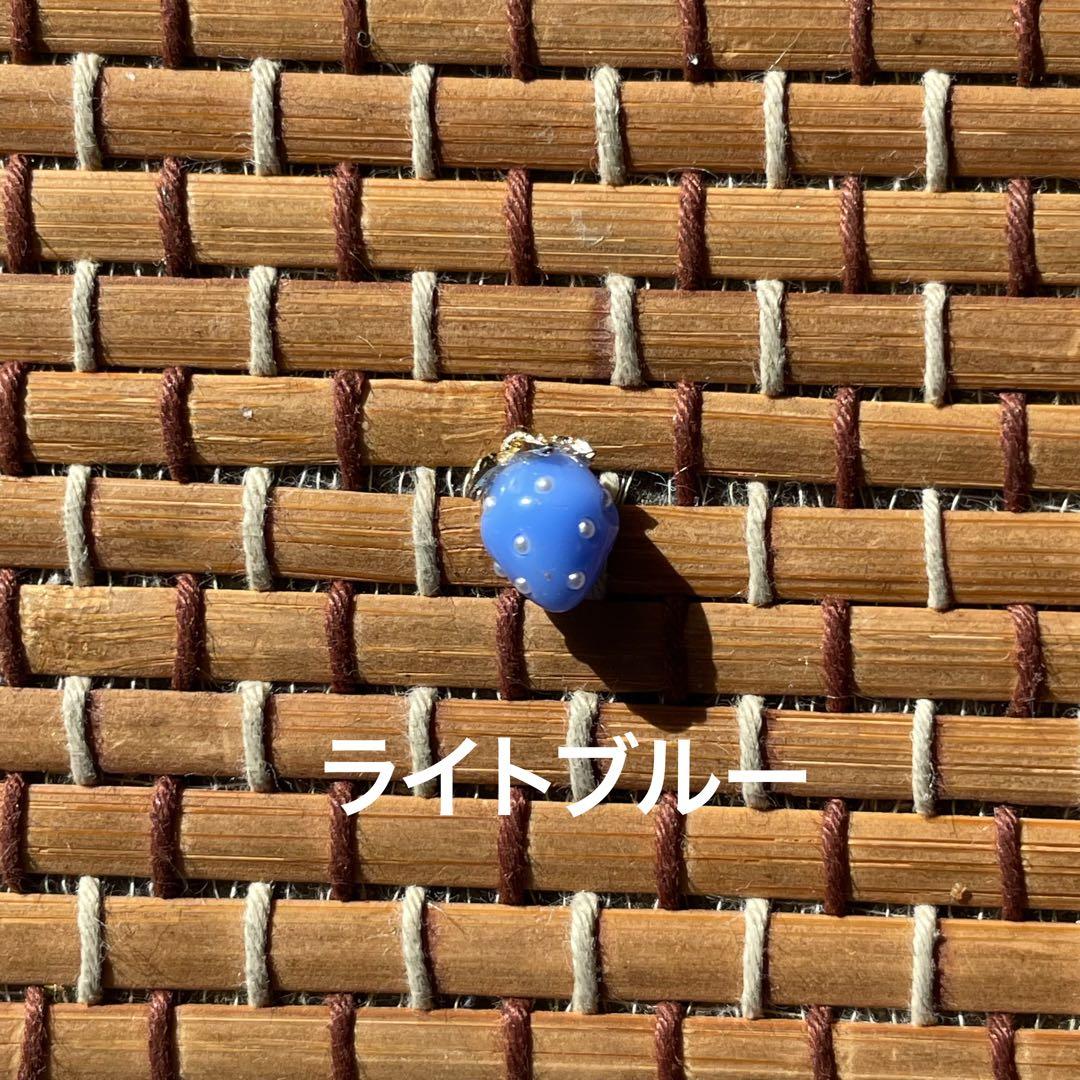 サンプル用　全35種類　8×11.5mm いちごチャーム 色見本
