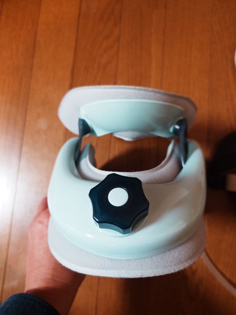 l*a様 週末値下げ TECHLOVE　ネックストレッチャー　首矯正　牽引