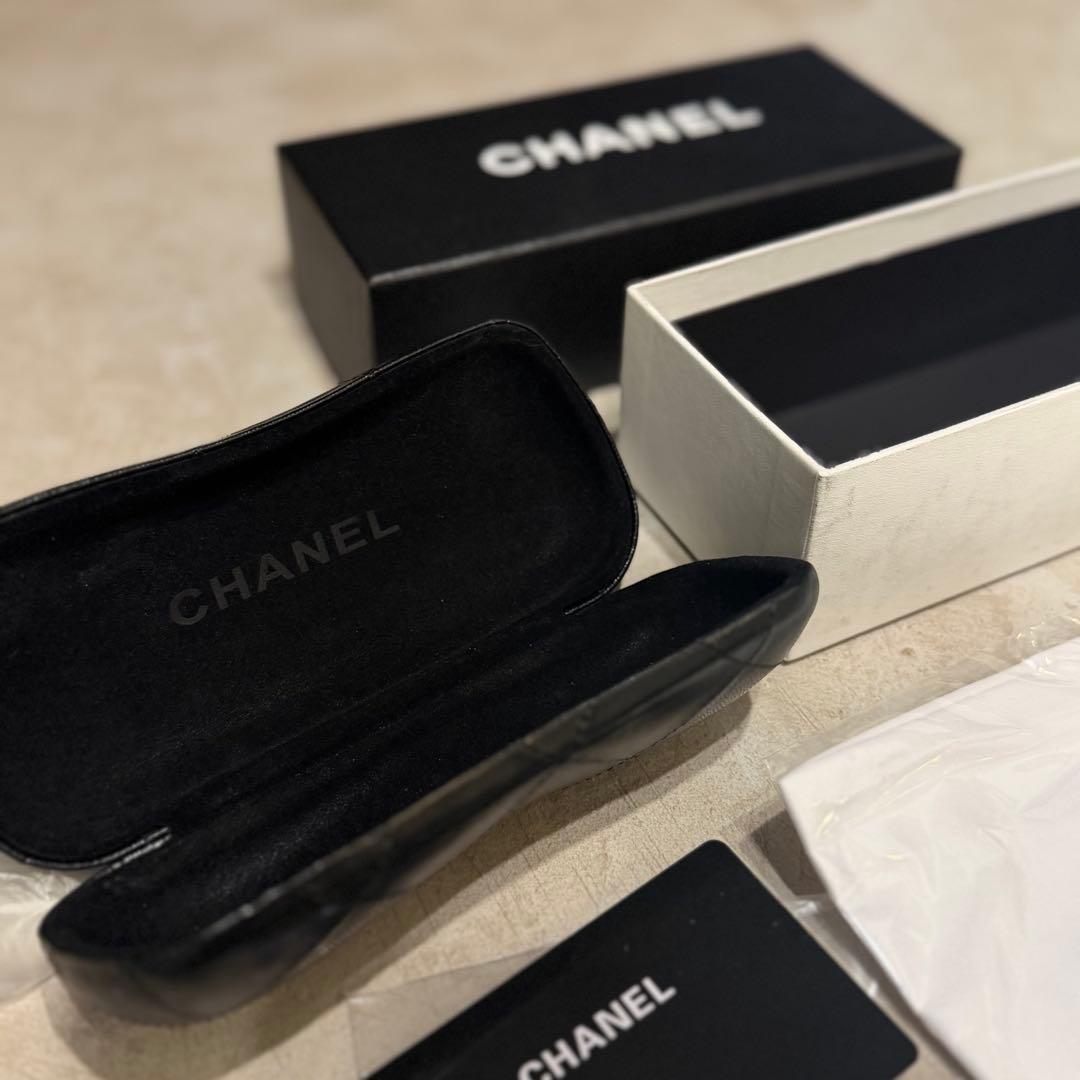 CHANEL ブラック メガネケース キルティング