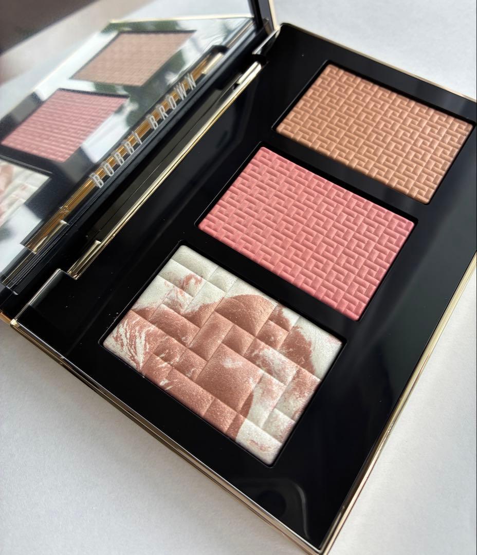 ◆新品 BOBBI BROWN スカルプト＆グロウパレットライト