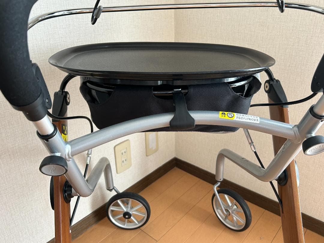 【再出品です。超美品 総額7,900円 室内用歩行車 竹虎製 レツゴーミニ】