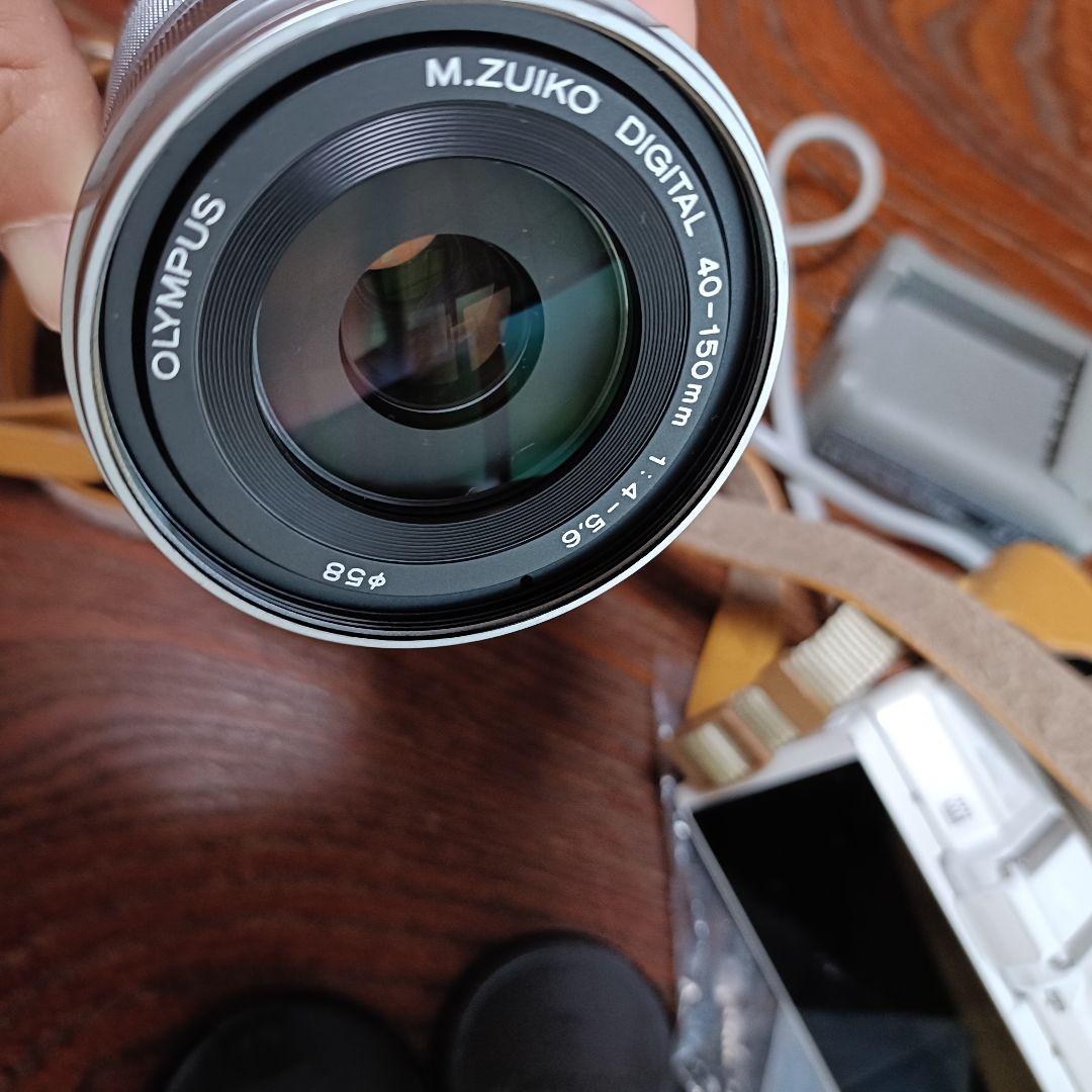 OLYMPUS PEN Lite E-PL7ホワイトミラーレスカメラ望遠、ケース