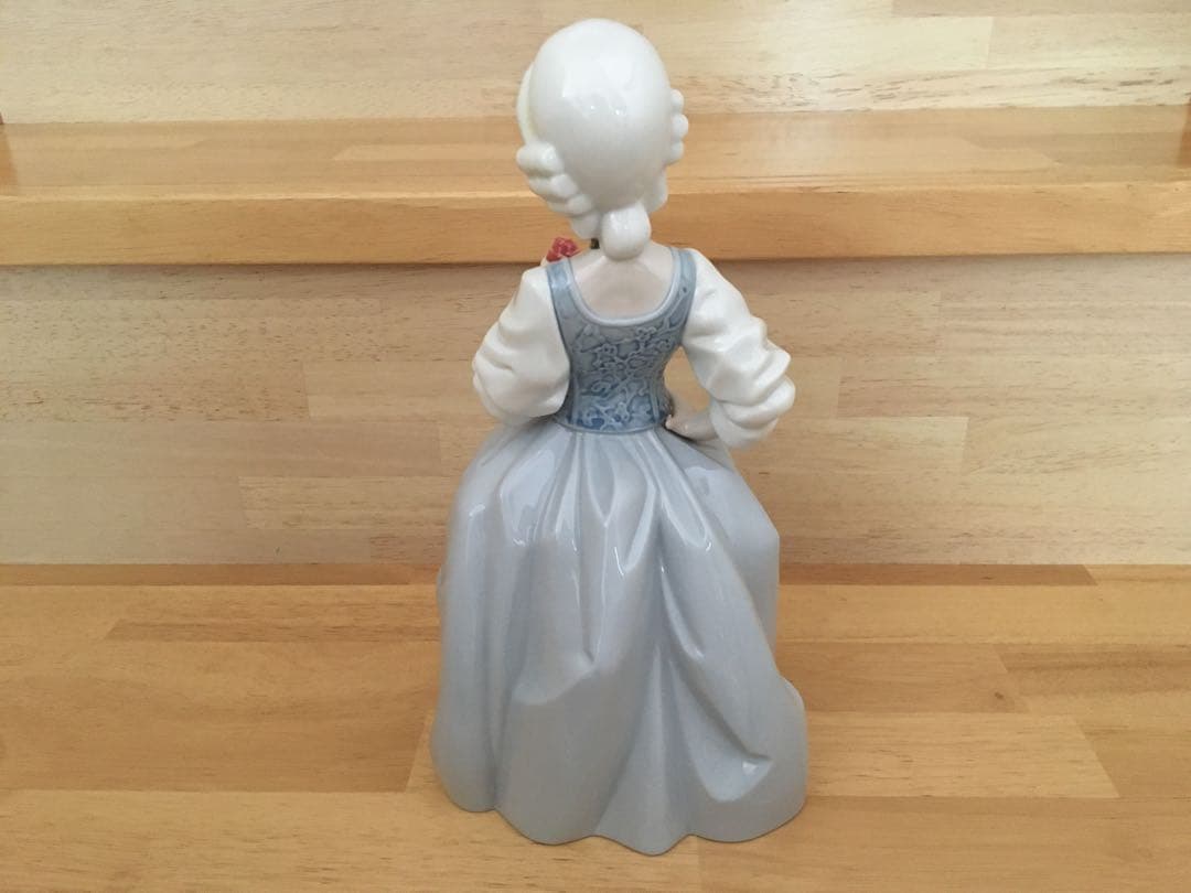 リヤドロ   NAO  ロココガール フラワー 人形　置物　オブジェ