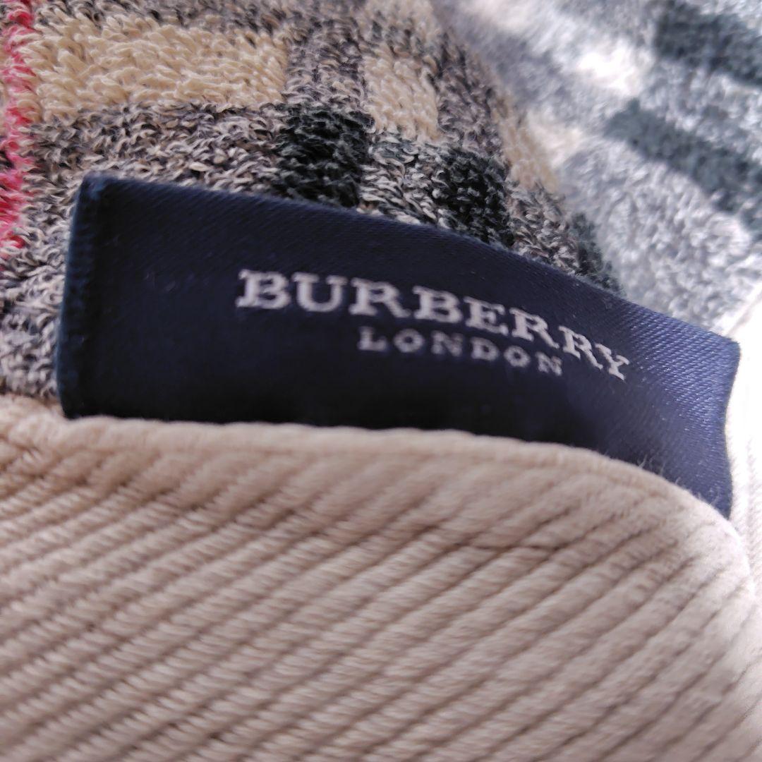バーバリー・BURBERRYのバスタオルです。大判です。