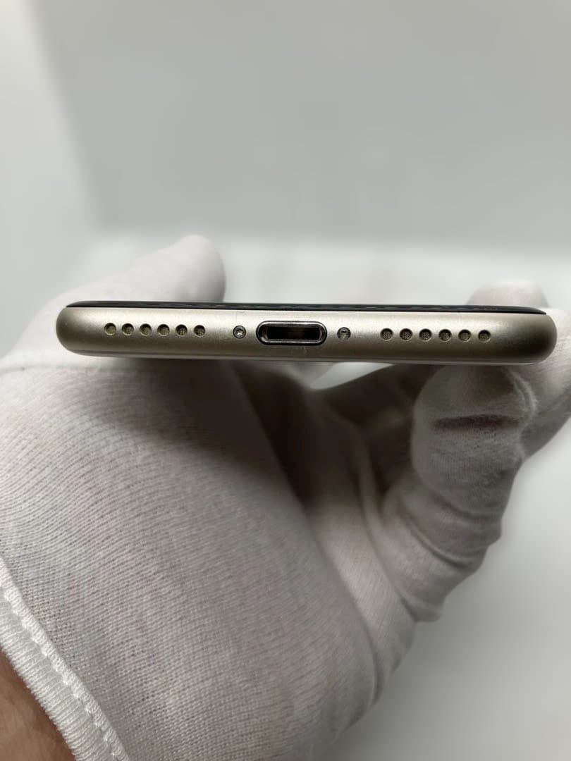 T*o様 iPhone SE 第3世代 64GB 美品 SIMフリー バッテリー
