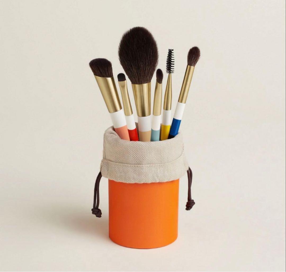 HERMES、完全未使用品、メイクブラシ レ・ヴォヤジャー 備品等あり
