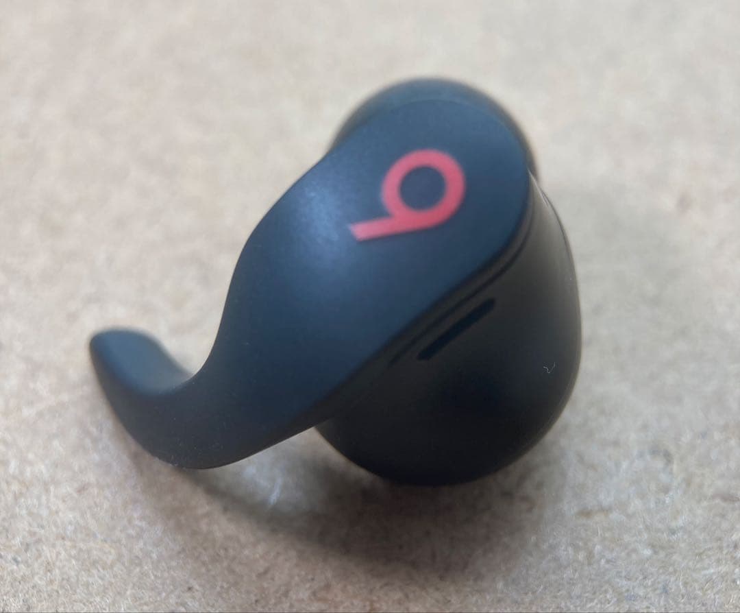 【美品】Beats Fit Pro【ブラック右イヤホン】