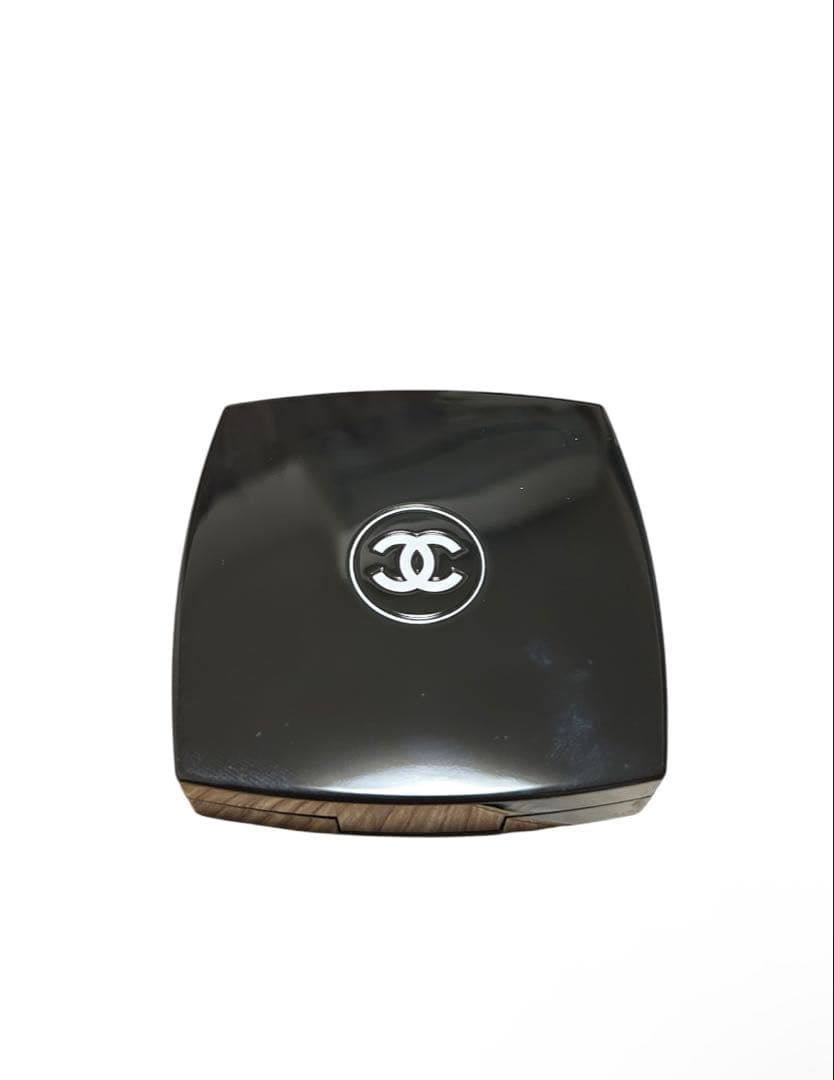 CHANEL Poudre Signée イルミネーティングパウダー