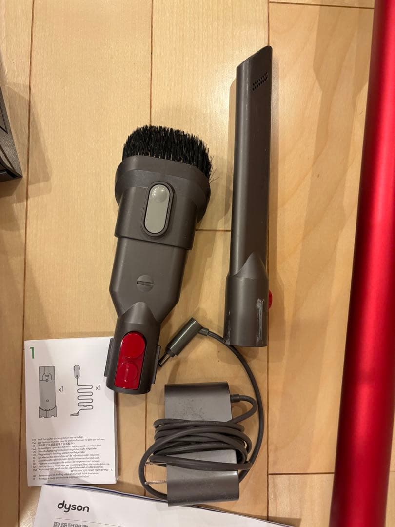 【JUNK】ダイソン コードレス掃除機 dyson V8 Slim Fluffy