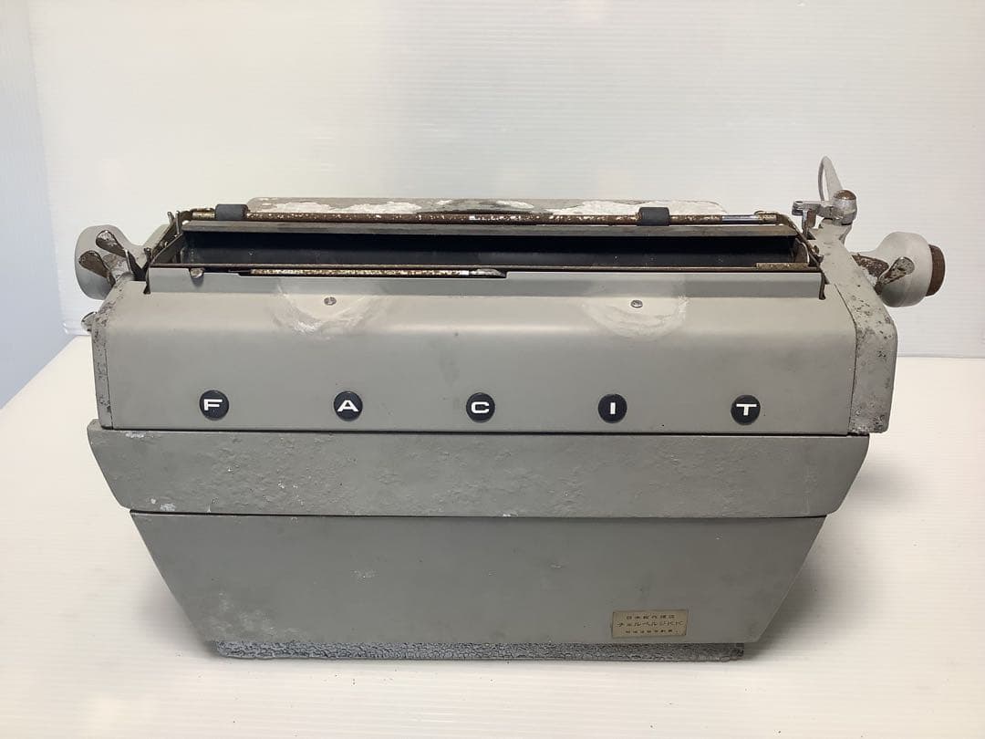 タイプライター　FACIT  スウエーデン　アンテイーク　レトロ