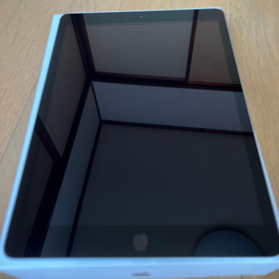 iPad シルバー第9世代 64GB本体wi-fiモデル