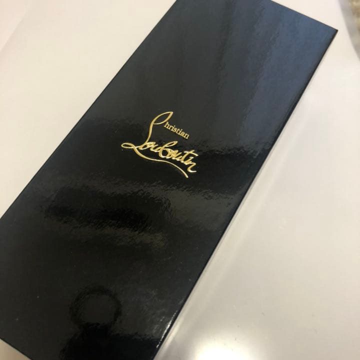クリスチャンルブタン
