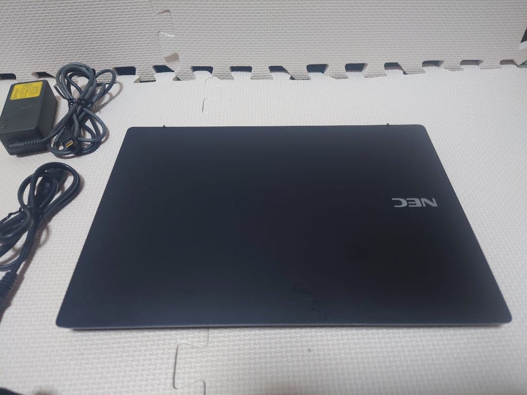 NEC Versapro Ultralite/i5-1235U/16/1kg軽量