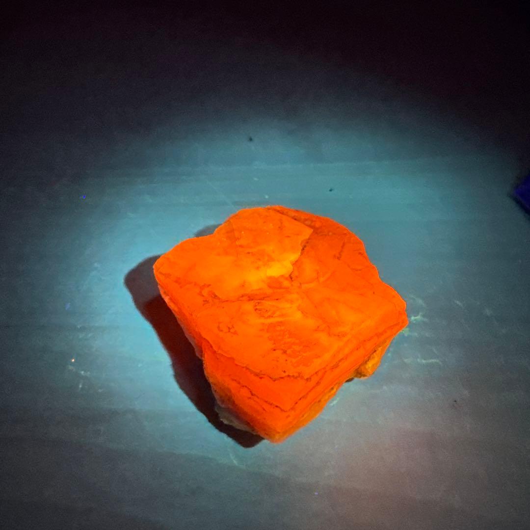 北海道石　然別オパール　蛍光オパール67ｇ
