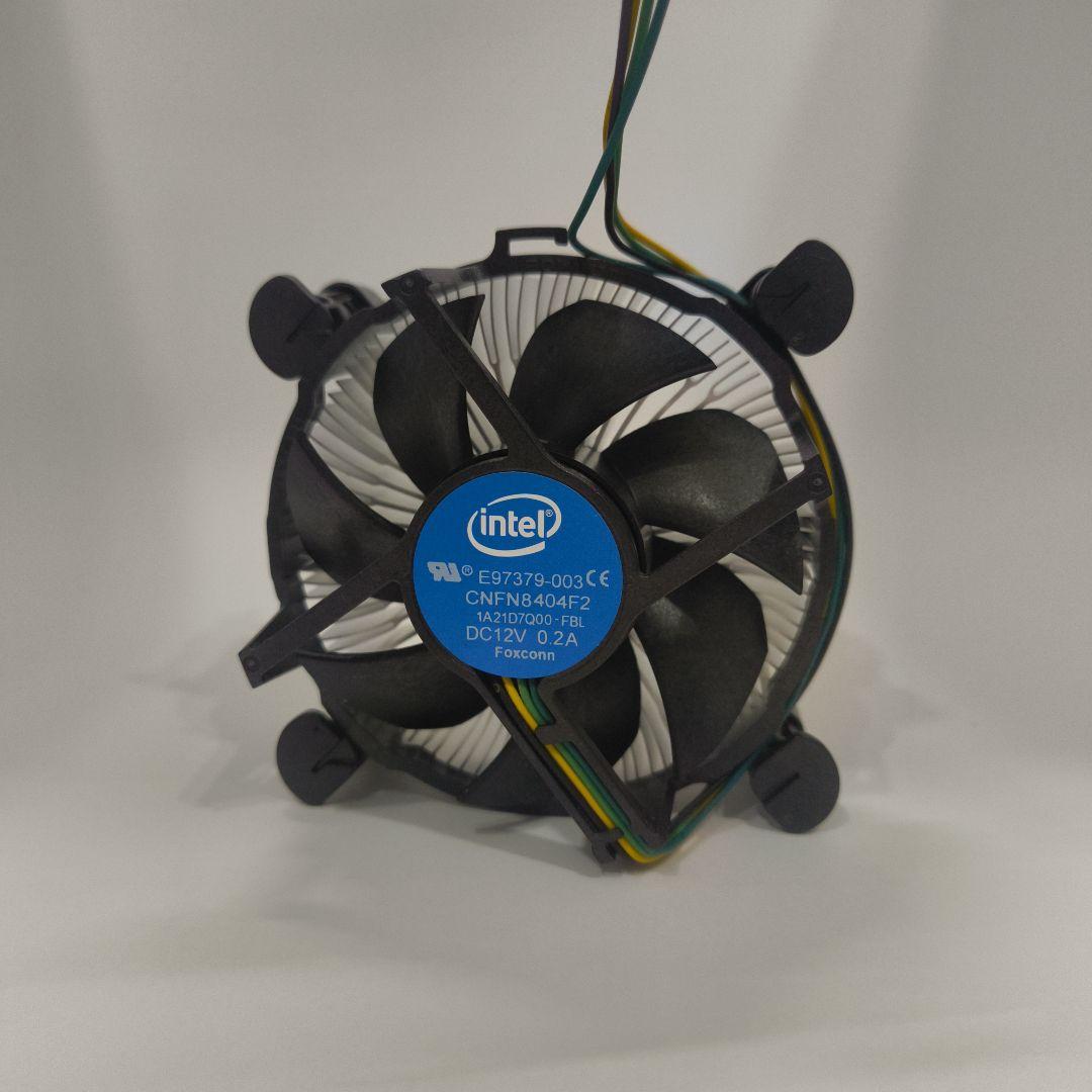ASUSマザボ+intel i7 8700CPUセット(その他2つ付属)