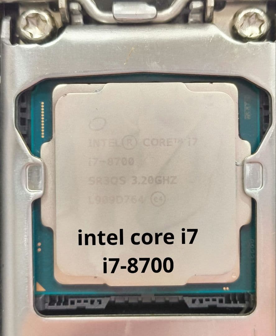 ASUSマザボ+intel i7 8700CPUセット(その他2つ付属)