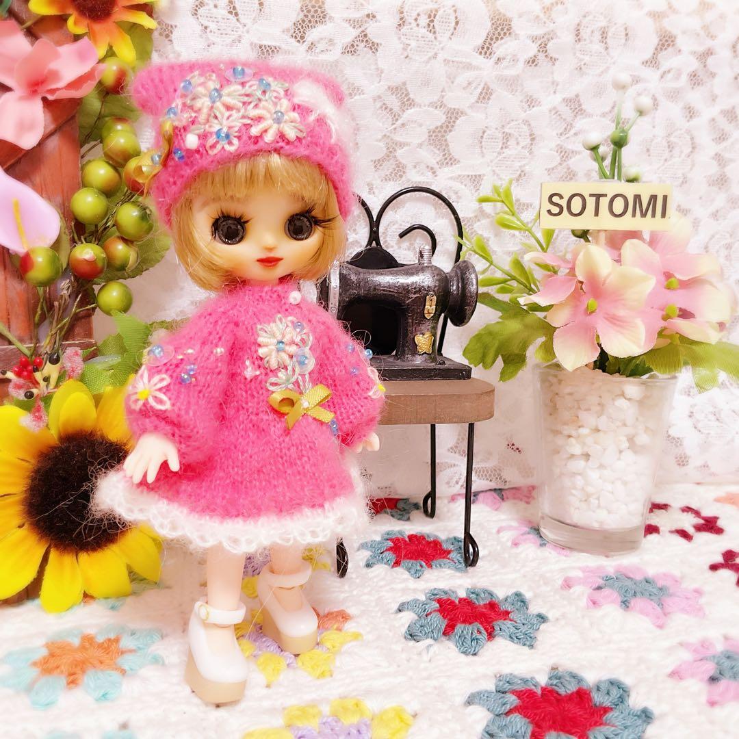 オビツ11 / プチブライス対応 ピンク刺繍ワンピース & ニット帽子セット