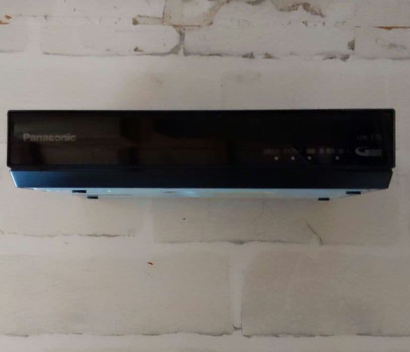 美品 パナソニック ポータブルテレビ プライベートビエラ UN-10T7-W