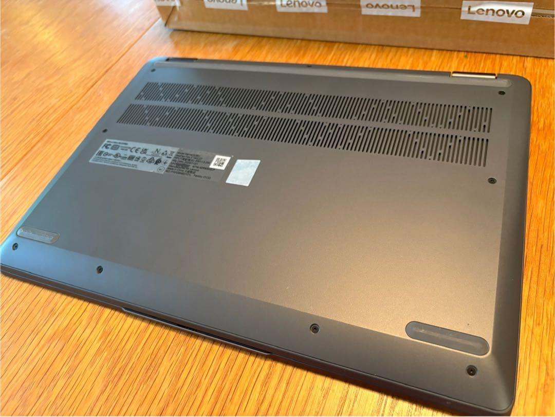 【2024年11月製造】Lenovo IdeaPad flex 570